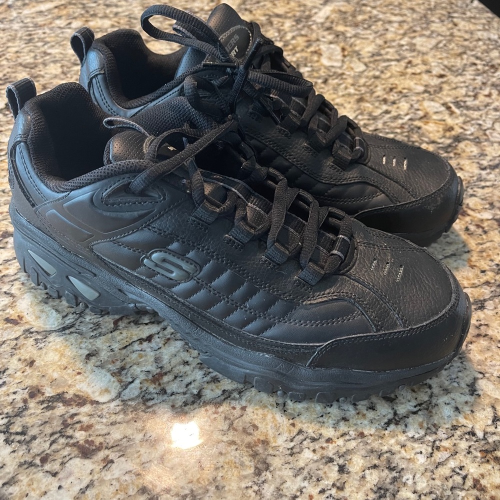 🎯Like New! Skechers Men's Black Athletic Shoes-EUC